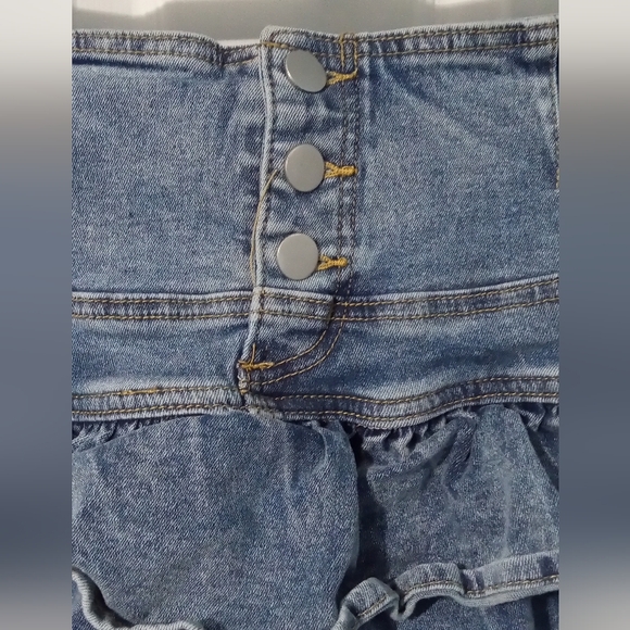 Chic Denim Ruffle Skort - Picture 3 of 5